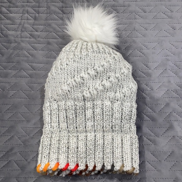 C&C BOUTIQUE Pom Beanie Fleece Lined Neutral Colors Diagonal, Chunky Knit - Picture 6 of 8